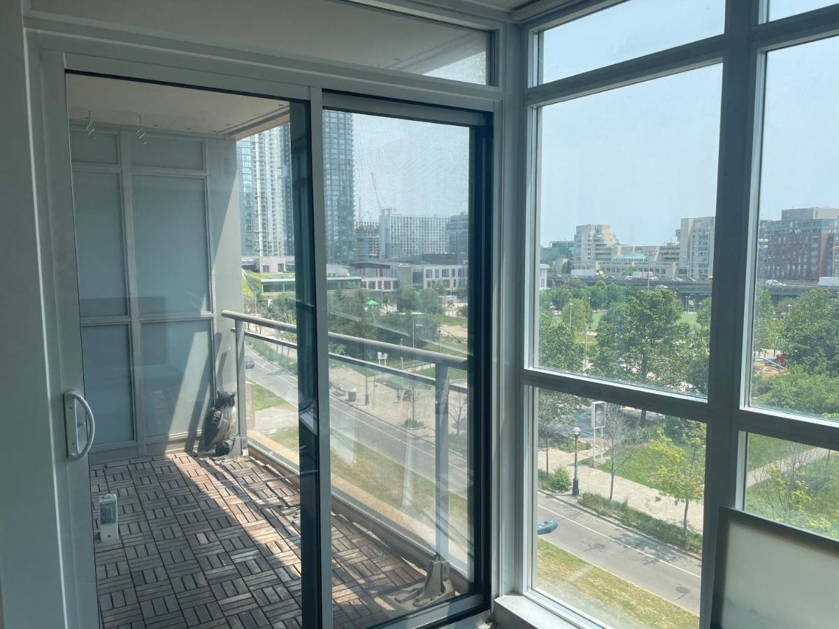 Three Br Condo Step To Cn Tower Rogers Center With Free Parking Toronto Exteriör bild