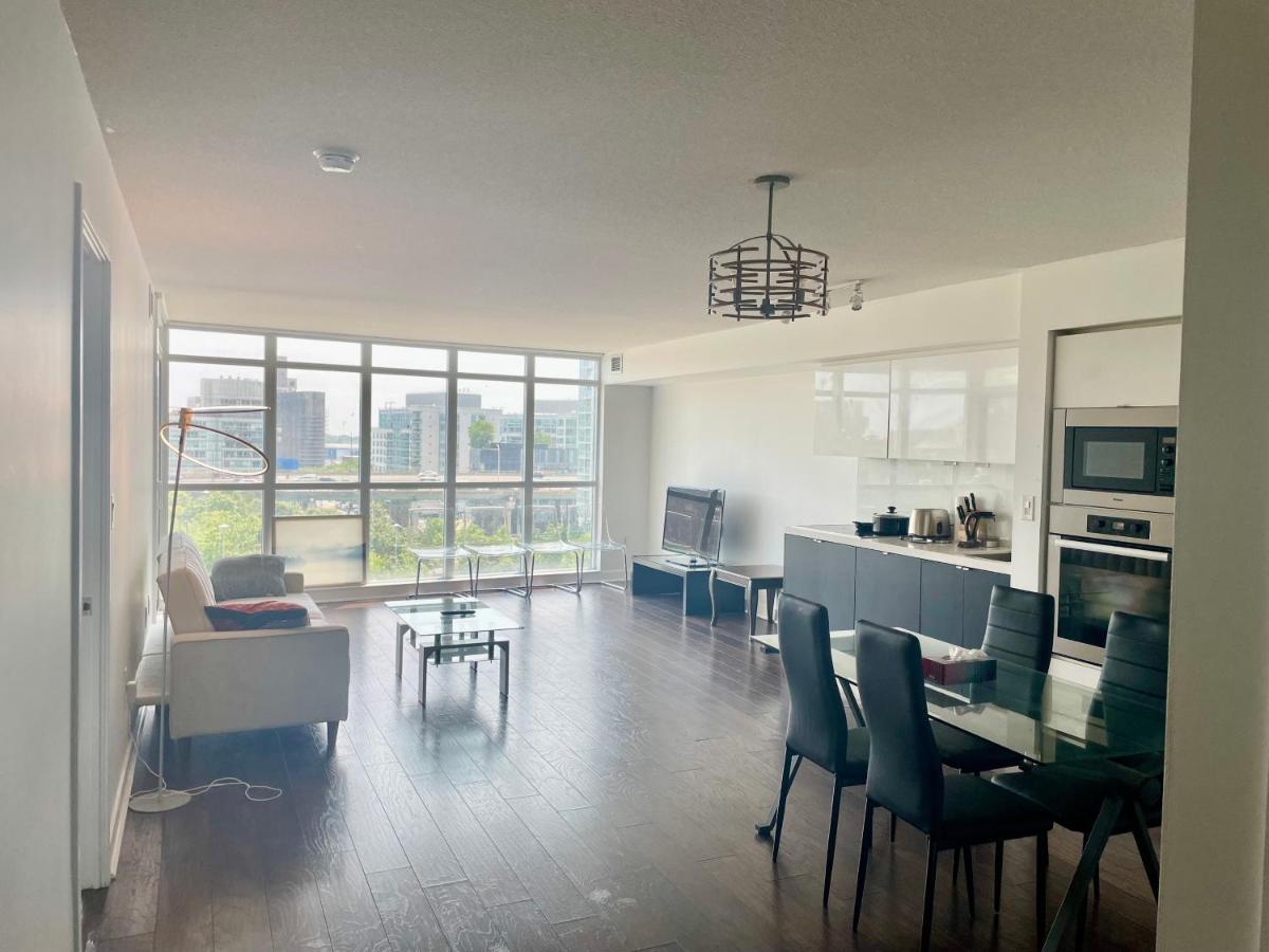Three Br Condo Step To Cn Tower Rogers Center With Free Parking Toronto Exteriör bild