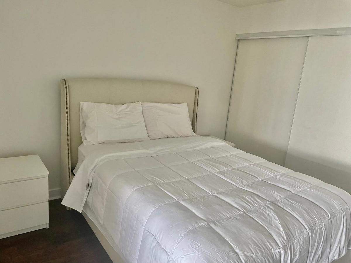 Three Br Condo Step To Cn Tower Rogers Center With Free Parking Toronto Exteriör bild