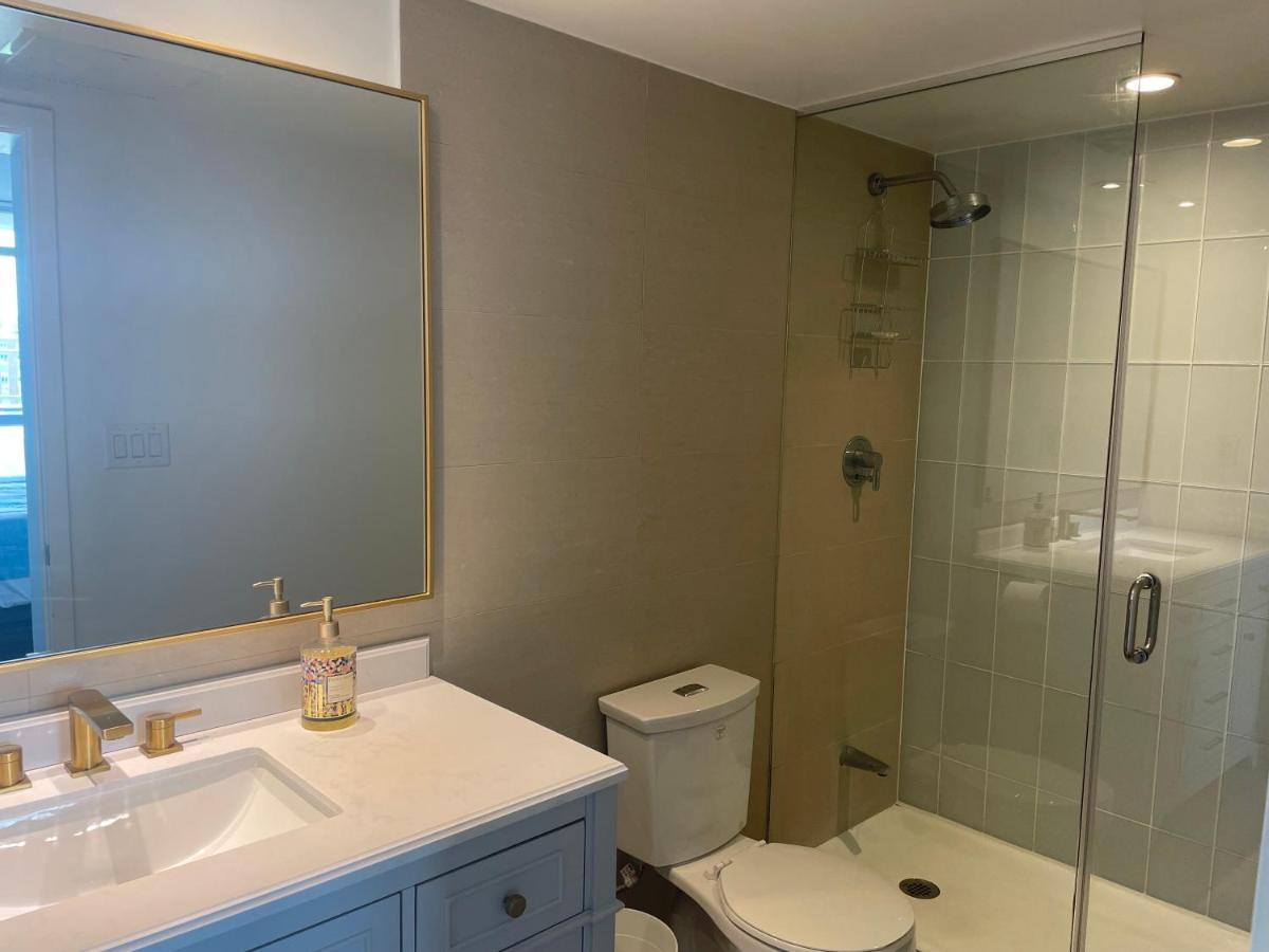 Three Br Condo Step To Cn Tower Rogers Center With Free Parking Toronto Exteriör bild