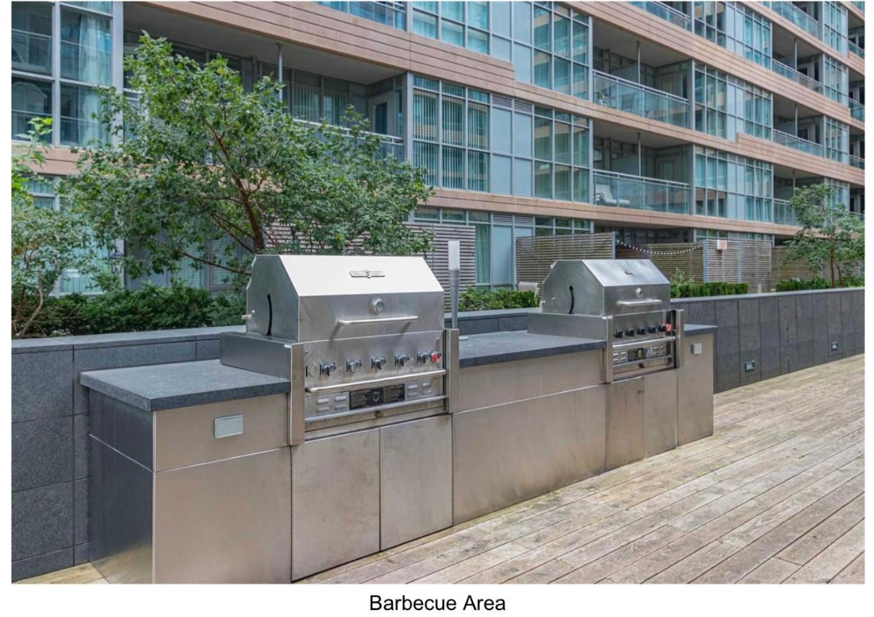 Three Br Condo Step To Cn Tower Rogers Center With Free Parking Toronto Exteriör bild